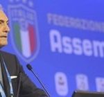 رئيس الاتحاد الإيطالي لكرة القدم: يجب أن نكون مستعدين لعودة المباريات
